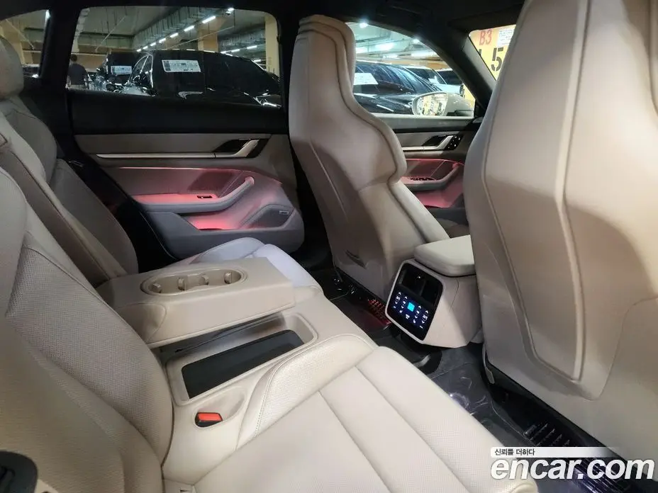 Porsche Taycan 2022 0.1 автомат (гидро), фото 18 Porsche Taycan 2022 0.1 автомат (гидро), фото 18