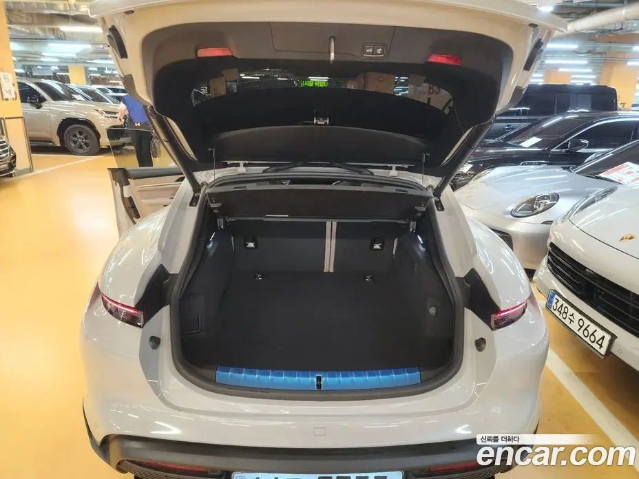 Porsche Taycan 2022 0.1 автомат (гидро), фото 5 Porsche Taycan 2022 0.1 автомат (гидро), фото 5