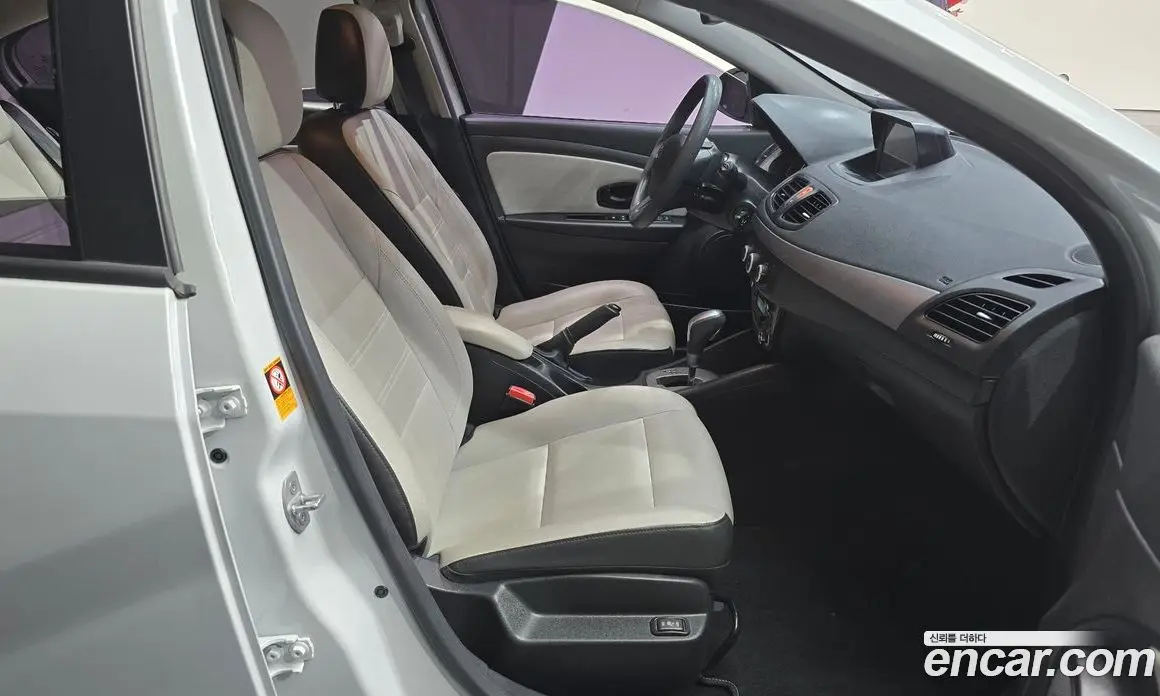 Renault (Samsung) SM3 2017 1.6 автомат (гидро), фото 10 Renault (Samsung) SM3 2017 1.6 автомат (гидро), фото 10