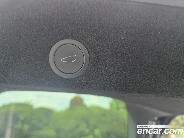 Tesla Model Y 2025 автомат (гидро), миниатюра 5