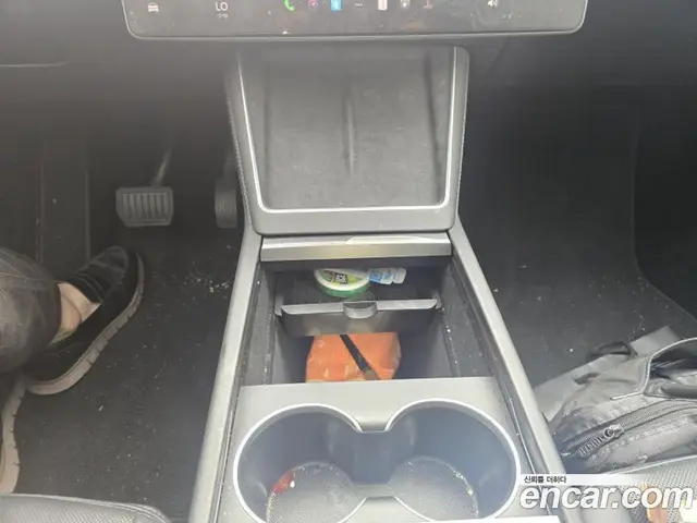 Tesla Model Y 2025 автомат (гидро), миниатюра 8