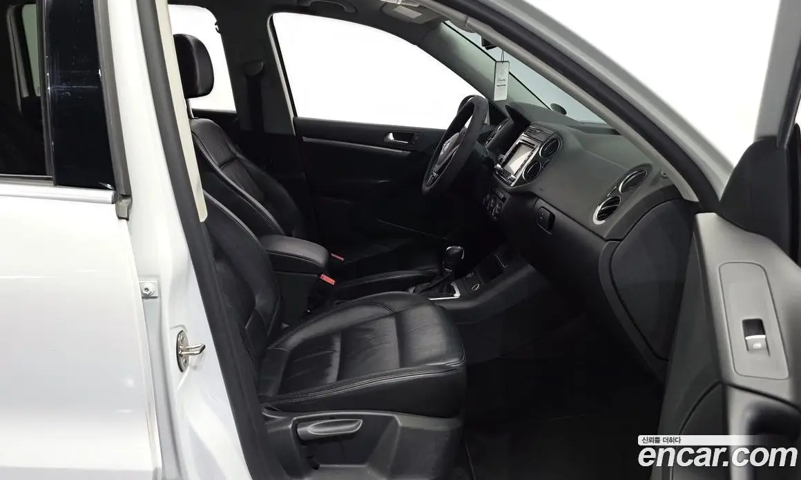 Volkswagen Tiguan 2015 2.0 автомат (гидро), фото 11 Volkswagen Tiguan 2015 2.0 автомат (гидро), фото 11