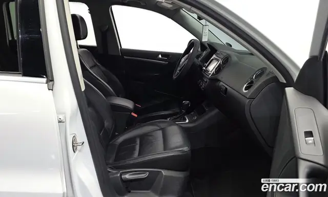 Volkswagen Tiguan 2015 2.0 автомат (гидро), миниатюра 11 Volkswagen Tiguan 2015 2.0 автомат (гидро), миниатюра 11