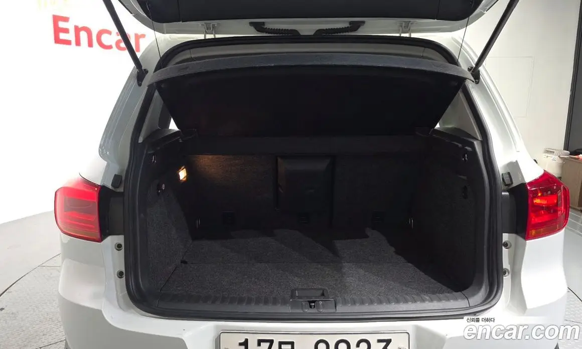 Volkswagen Tiguan 2015 2.0 автомат (гидро), фото 20 Volkswagen Tiguan 2015 2.0 автомат (гидро), фото 20