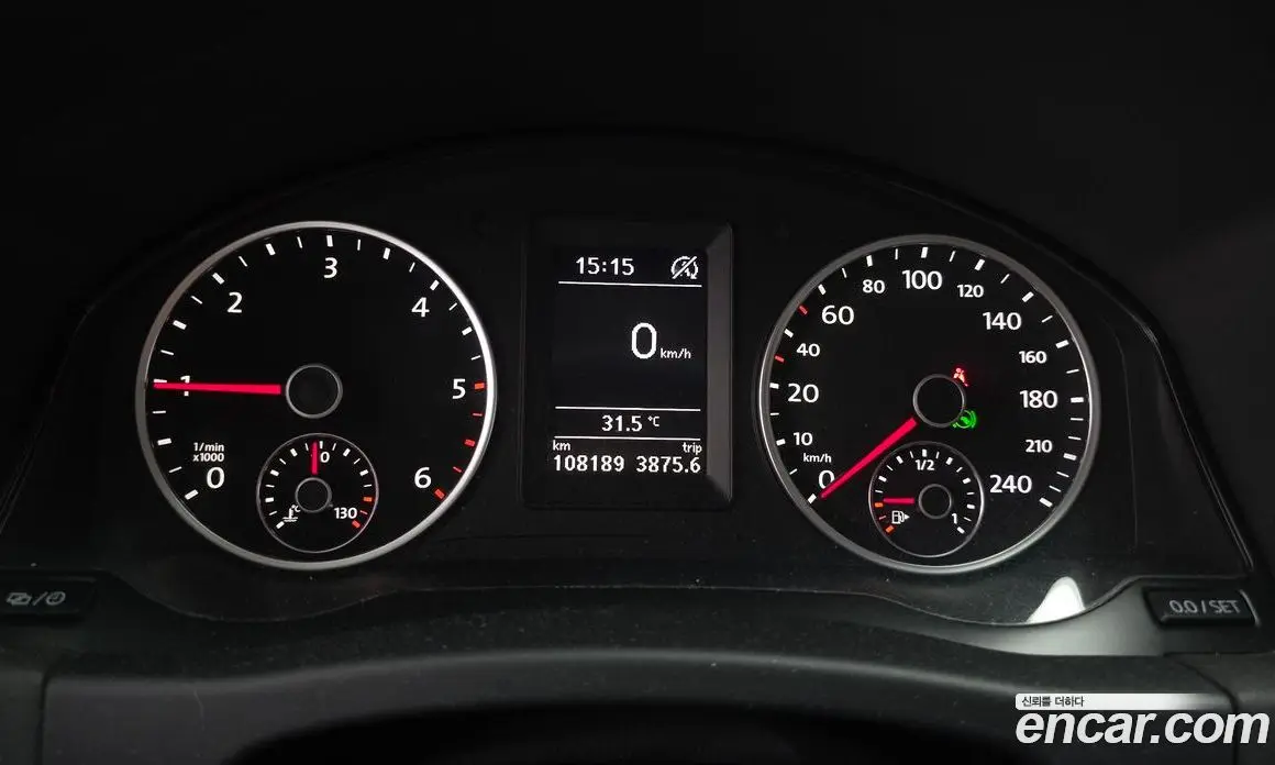 Volkswagen Tiguan 2015 2.0 автомат (гидро), фото 8 Volkswagen Tiguan 2015 2.0 автомат (гидро), фото 8