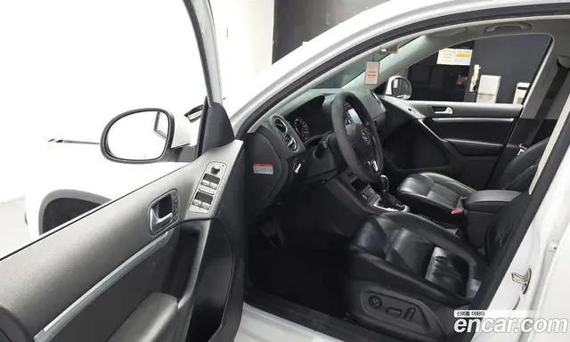 Volkswagen Tiguan 2015 2.0 автомат (гидро), миниатюра 10 Volkswagen Tiguan 2015 2.0 автомат (гидро), миниатюра 10
