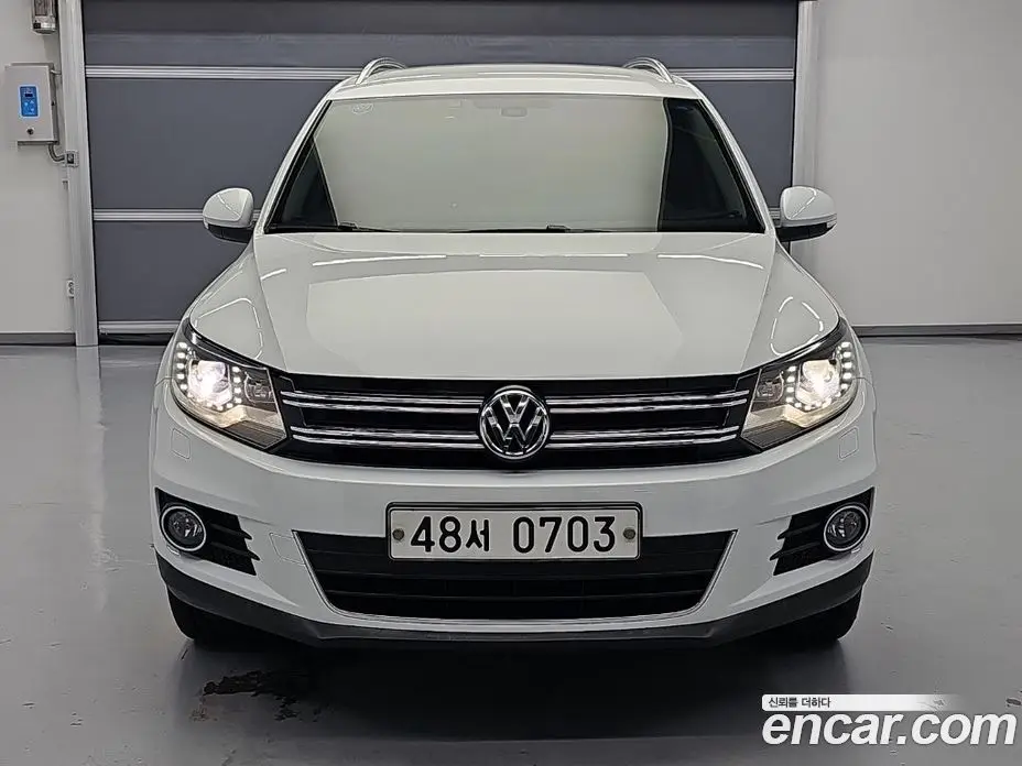 Volkswagen Tiguan 2015 2.0 автомат (гидро), фото 2 Volkswagen Tiguan 2015 2.0 автомат (гидро), фото 2
