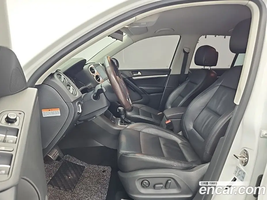 Volkswagen Tiguan 2015 2.0 автомат (гидро), фото 11 Volkswagen Tiguan 2015 2.0 автомат (гидро), фото 11