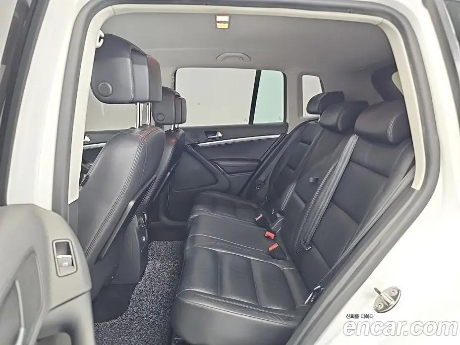Volkswagen Tiguan 2015 2.0 автомат (гидро), фото 12 Volkswagen Tiguan 2015 2.0 автомат (гидро), фото 12