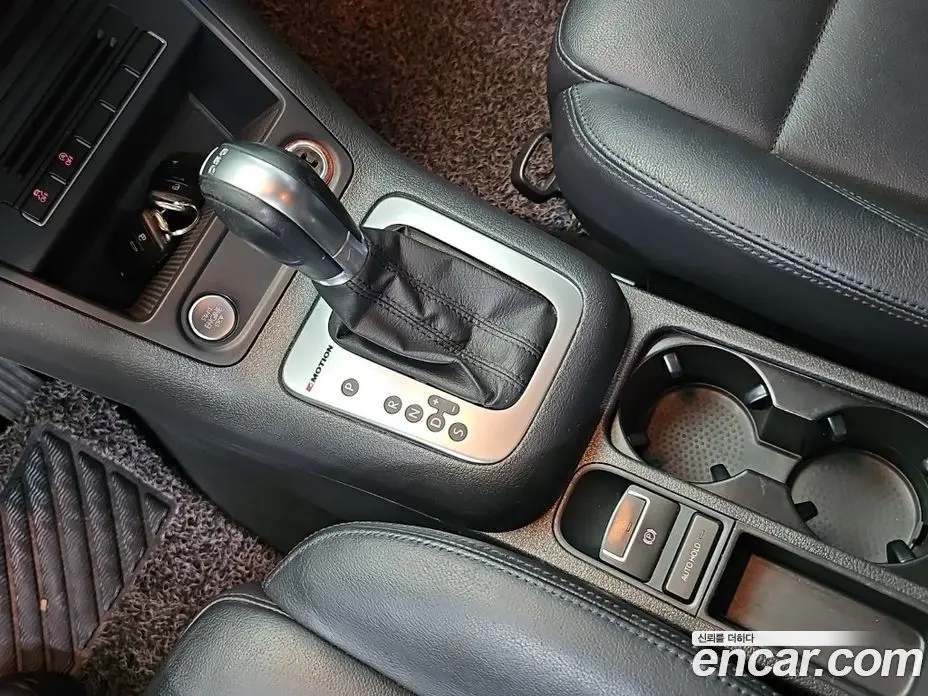 Volkswagen Tiguan 2015 2.0 автомат (гидро), фото 8 Volkswagen Tiguan 2015 2.0 автомат (гидро), фото 8