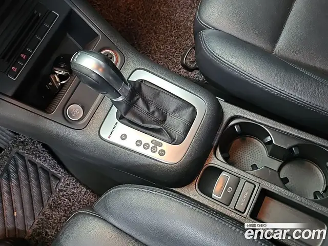 Volkswagen Tiguan 2015 2.0 автомат (гидро), миниатюра 8 Volkswagen Tiguan 2015 2.0 автомат (гидро), миниатюра 8