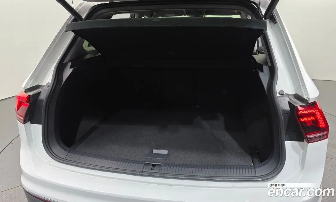 Volkswagen Tiguan 2020 2.0 автомат (гидро), фото 20 Volkswagen Tiguan 2020 2.0 автомат (гидро), фото 20