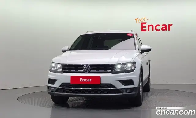 Volkswagen Tiguan 2020 2.0 автомат (гидро), миниатюра 3 Volkswagen Tiguan 2020 2.0 автомат (гидро), миниатюра 3