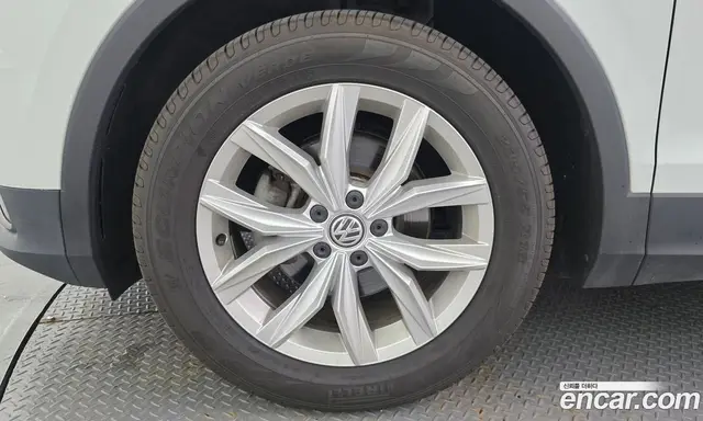 Volkswagen Tiguan 2020 2.0 автомат (гидро), миниатюра 5 Volkswagen Tiguan 2020 2.0 автомат (гидро), миниатюра 5