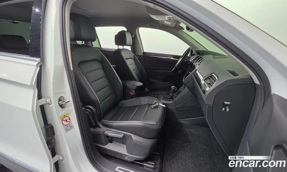 Volkswagen Tiguan 2020 2.0 автомат (гидро), фото 10 Volkswagen Tiguan 2020 2.0 автомат (гидро), фото 10