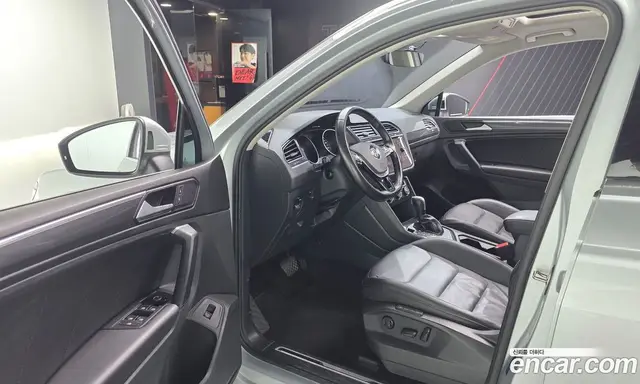 Volkswagen Tiguan 2020 2.0 автомат (гидро), миниатюра 10