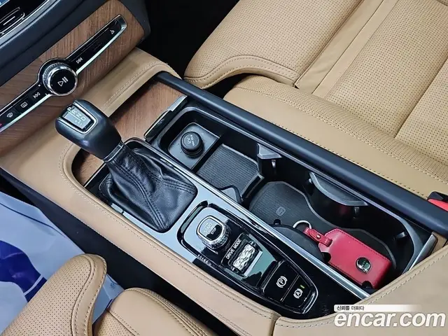 Volvo XC90 2018 2.0 автомат (гидро), миниатюра 8