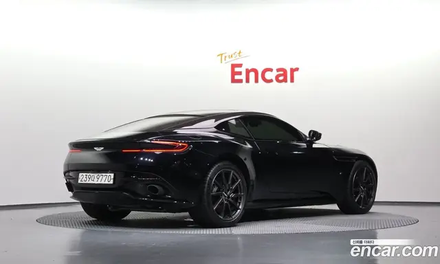 Aston Martin DB11 2017 5.2 автомат (гидро), миниатюра 2