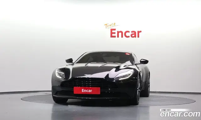 Aston Martin DB11 2017 5.2 автомат (гидро), миниатюра 3