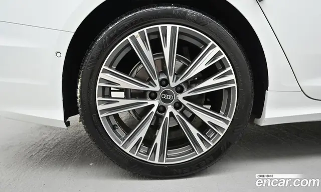 Audi A6 2023 2.0 автомат (гидро), миниатюра 5