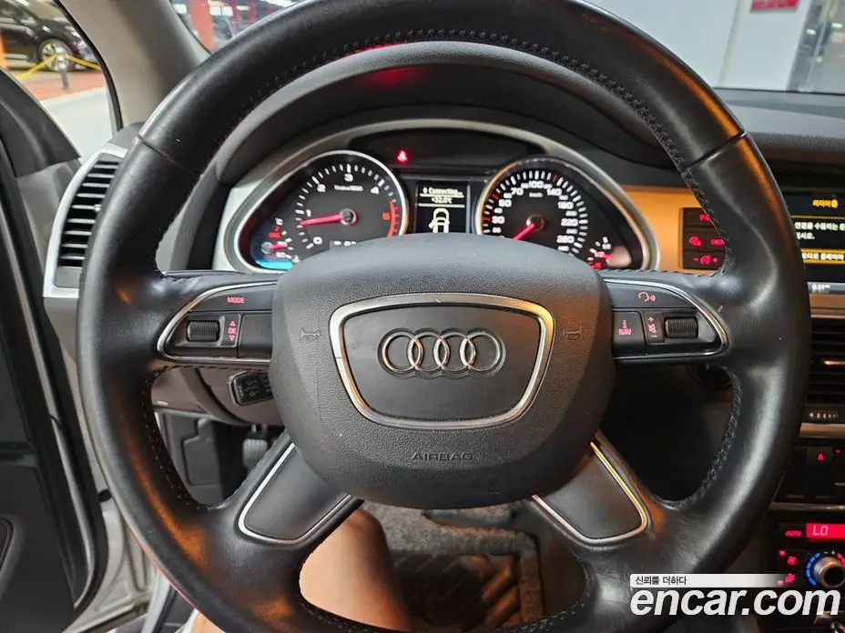 Audi Q7 2015 3.0 автомат (гидро), фото 8 Audi Q7 2015 3.0 автомат (гидро), фото 8
