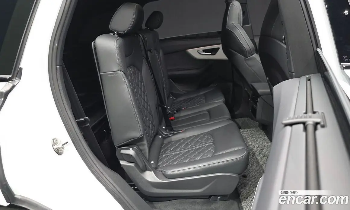 Audi Q7 2025 3.0 автомат (гидро), фото 12