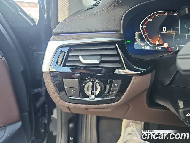BMW 5 серия 2023 2.0 автомат (гидро), миниатюра 11 BMW 5 серия 2023 2.0 автомат (гидро), миниатюра 11