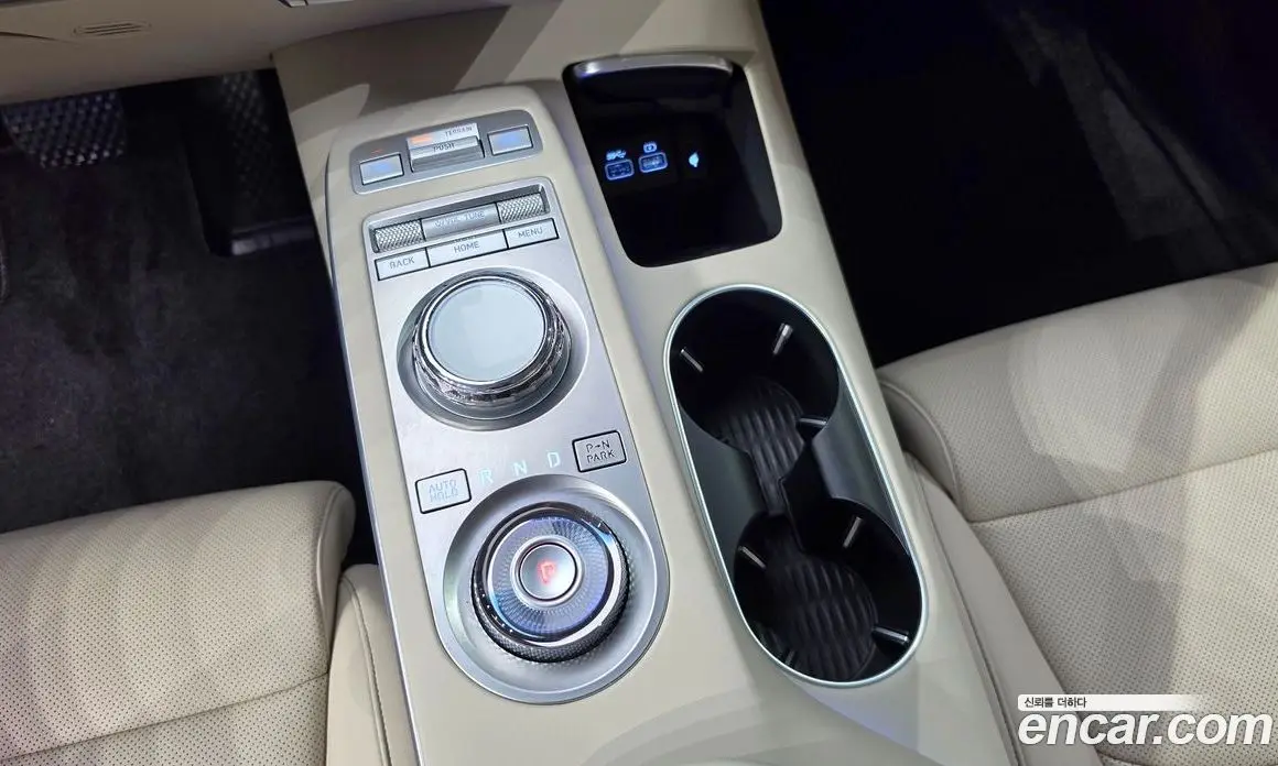 Genesis GV70 2022 2.5 автомат (гидро), фото 15 Genesis GV70 2022 2.5 автомат (гидро), фото 15