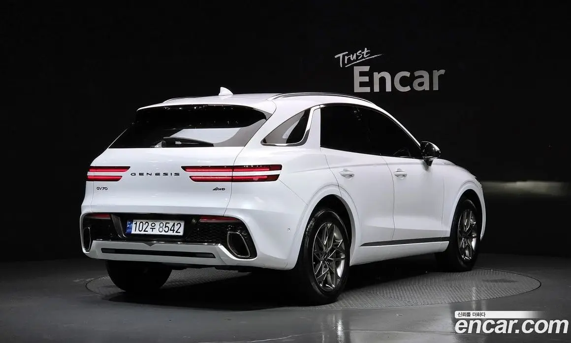 Genesis GV70 2022 2.5 автомат (гидро), фото 3 Genesis GV70 2022 2.5 автомат (гидро), фото 3