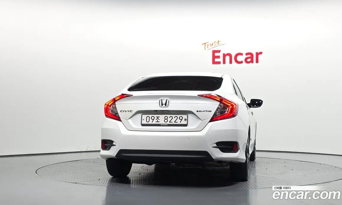 Honda Civic 2017 2.0 автомат (гидро), фото 4