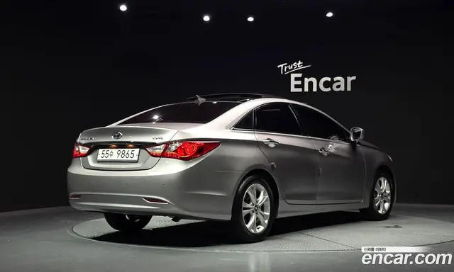 Hyundai Sonata 2012 2.0 автомат (гидро), миниатюра 2