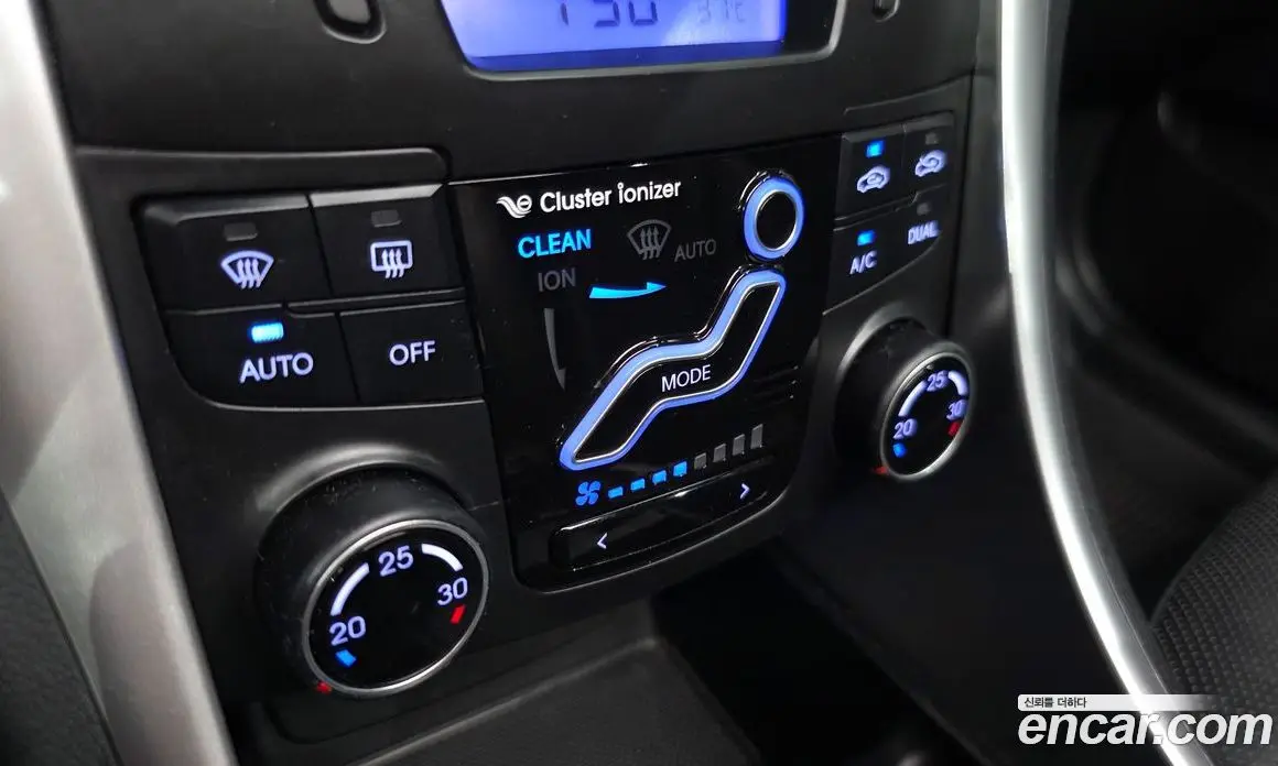 Hyundai Sonata 2012 2.0 автомат (гидро), фото 16