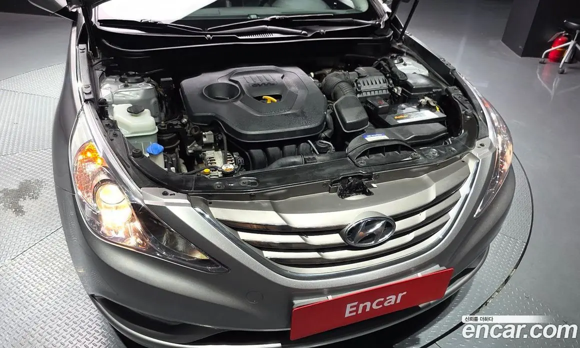 Hyundai Sonata 2012 2.0 автомат (гидро), фото 6