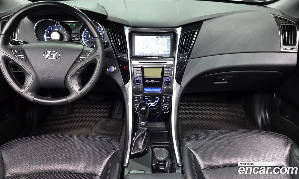 Hyundai Sonata 2012 2.0 автомат (гидро), фото 7
