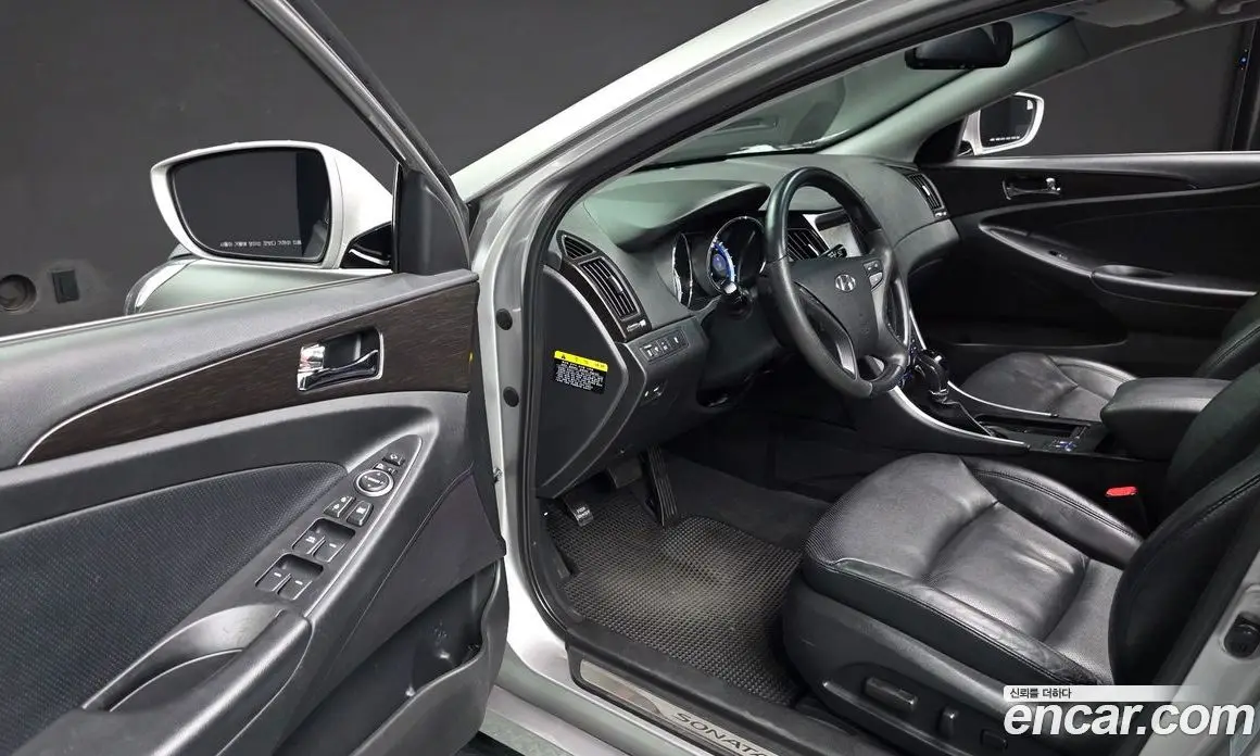 Hyundai Sonata 2012 2.0 автомат (гидро), фото 10
