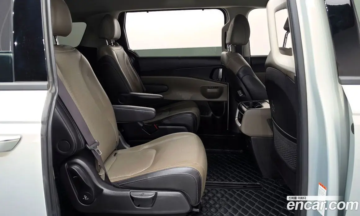 Kia Carnival 2024 1.6 автомат (гидро), фото 12 Kia Carnival 2024 1.6 автомат (гидро), фото 12