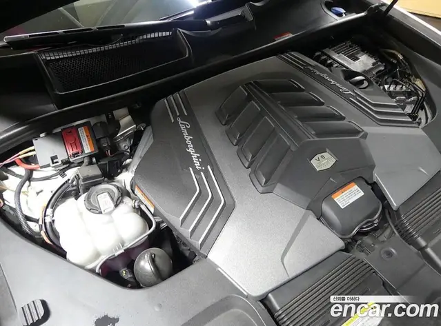 Lamborghini Urus 2024 4.0 автомат (гидро), миниатюра 7