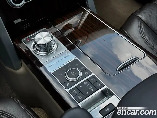 Land Rover Range Rover 2015 4.4 автомат (гидро), миниатюра 9