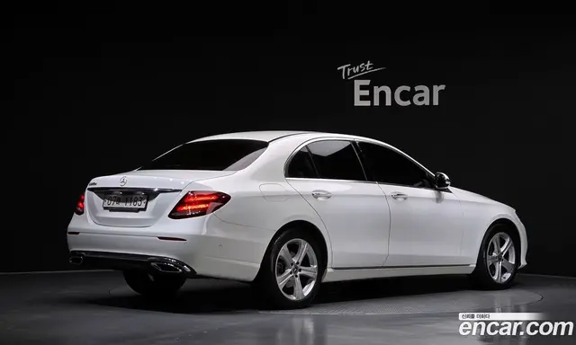 Mercedes-Benz E-Class 2017 1.9 автомат (гидро), миниатюра 2 Mercedes-Benz E-Class 2017 1.9 автомат (гидро), миниатюра 2