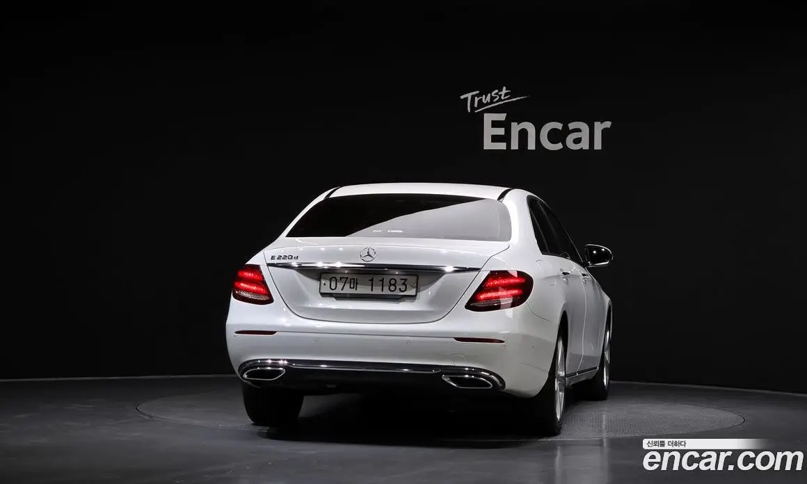 Mercedes-Benz E-Class 2017 1.9 автомат (гидро), фото 4 Mercedes-Benz E-Class 2017 1.9 автомат (гидро), фото 4