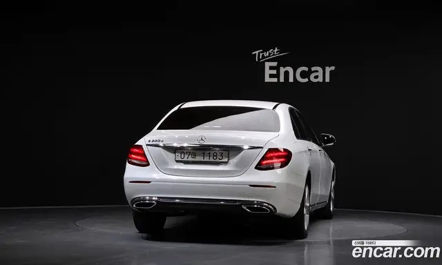 Mercedes-Benz E-Class 2017 1.9 автомат (гидро), миниатюра 4 Mercedes-Benz E-Class 2017 1.9 автомат (гидро), миниатюра 4