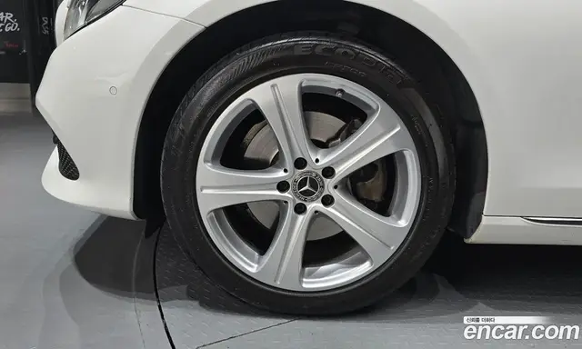 Mercedes-Benz E-Class 2017 1.9 автомат (гидро), миниатюра 5 Mercedes-Benz E-Class 2017 1.9 автомат (гидро), миниатюра 5