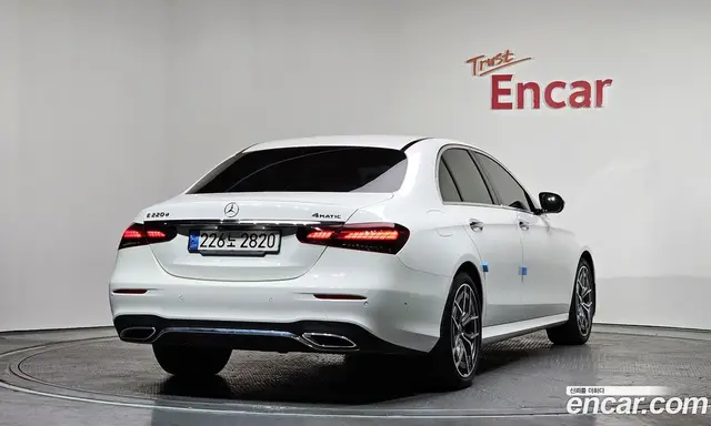 Mercedes-Benz E-Class 2022 1.9 автомат (гидро), миниатюра 2 Mercedes-Benz E-Class 2022 1.9 автомат (гидро), миниатюра 2