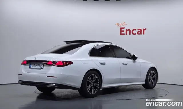 Mercedes-Benz E-Class 2025 2.0 автомат (гидро), миниатюра 2
