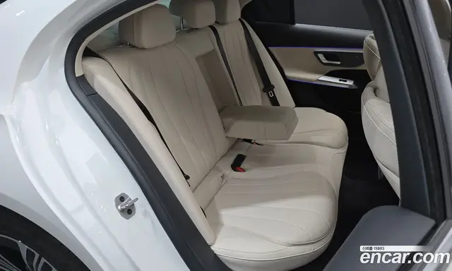 Mercedes-Benz E-Class 2025 2.0 автомат (гидро), миниатюра 12
