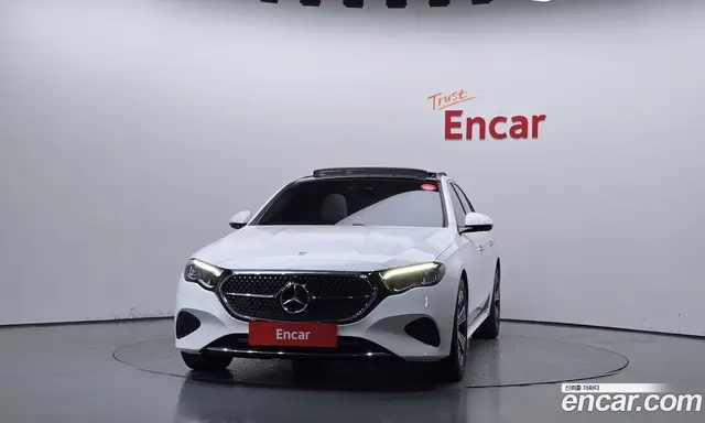 Mercedes-Benz E-Class 2025 2.0 автомат (гидро), миниатюра 3