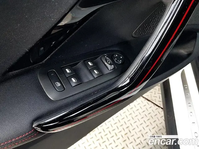 Peugeot 2008 2018 1.6 автомат (робот), миниатюра 11 Peugeot 2008 2018 1.6 автомат (робот), миниатюра 11