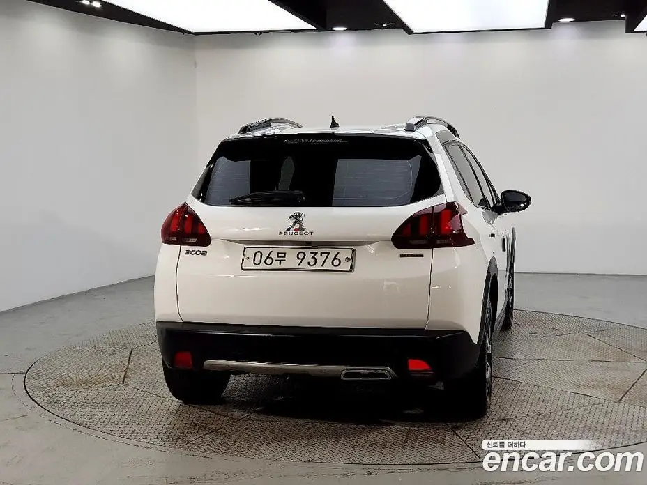 Peugeot 2008 2018 1.6 автомат (робот), фото 3 Peugeot 2008 2018 1.6 автомат (робот), фото 3