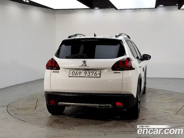 Peugeot 2008 2018 1.6 автомат (робот), миниатюра 3 Peugeot 2008 2018 1.6 автомат (робот), миниатюра 3