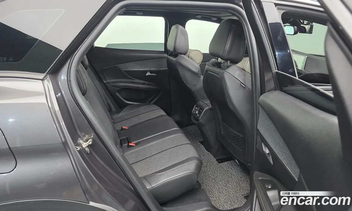 Peugeot 3008 2018 1.6 автомат (гидро), фото 12